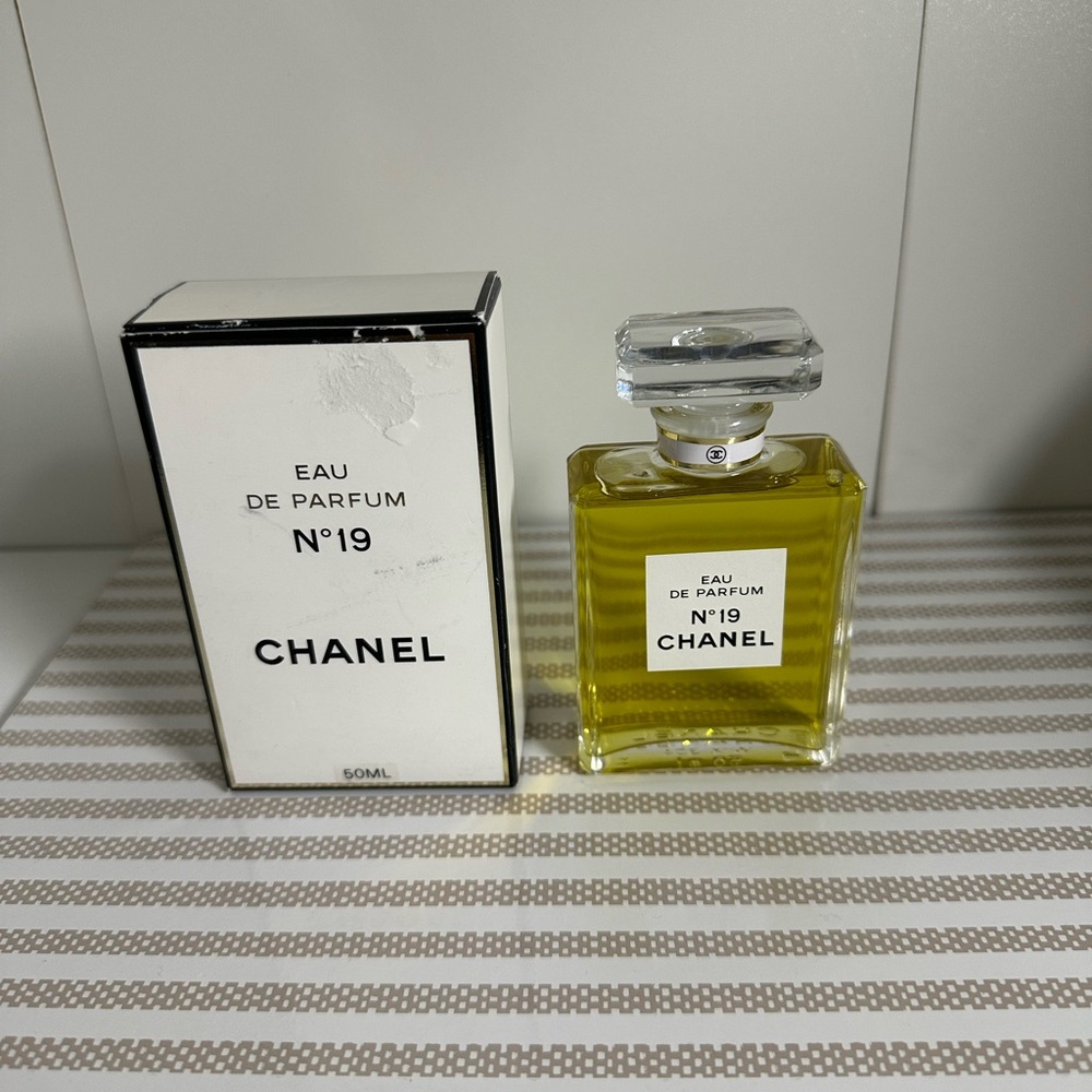 Chanel N19 Eau de Parfum